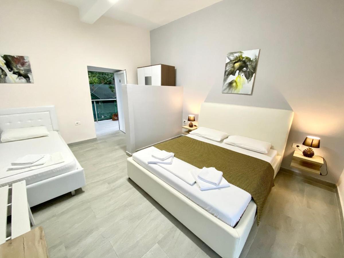 Guesthouse Riviera "Xh&M" Dhërmi Екстериор снимка