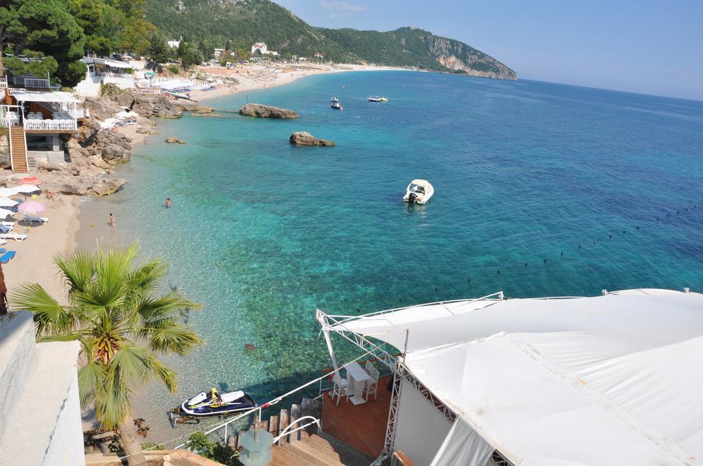 Guesthouse Riviera "Xh&M" Dhërmi Екстериор снимка