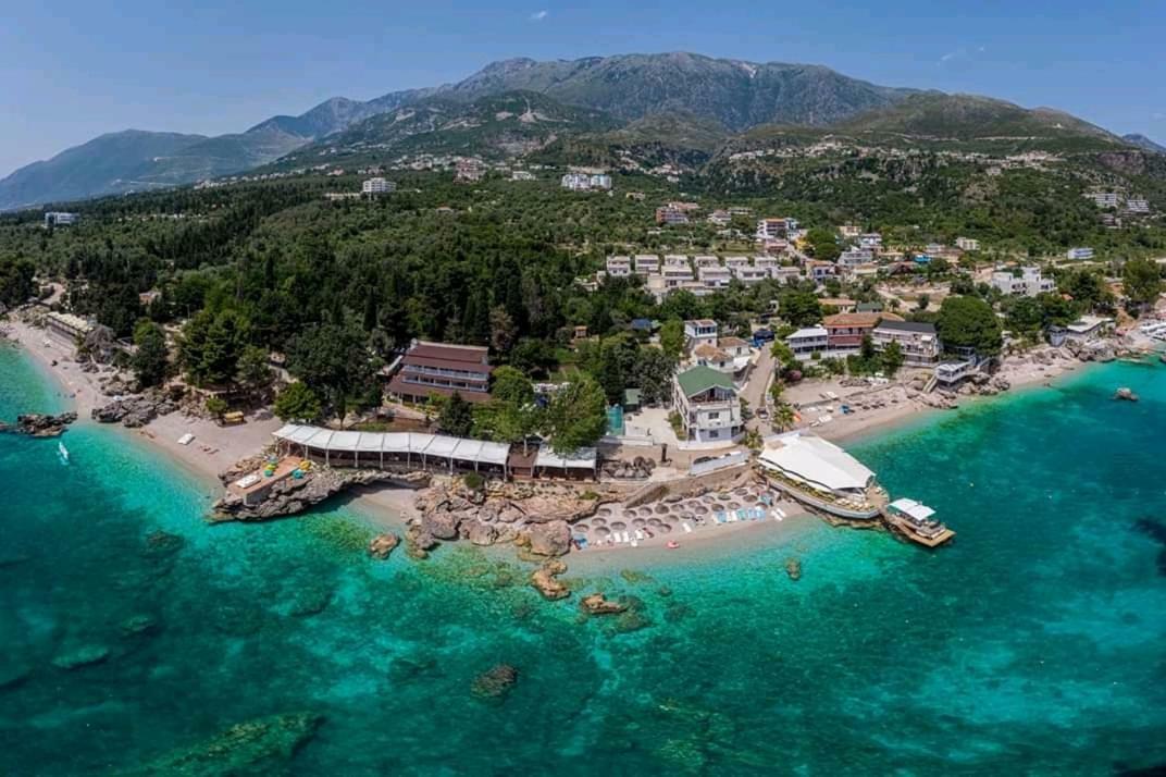 Guesthouse Riviera "Xh&M" Dhërmi Екстериор снимка